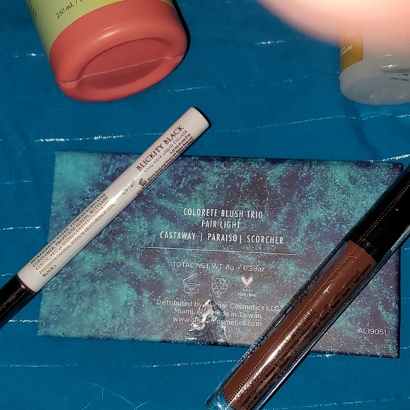 Beauty Bundle: Tatcha, Eva nye, purity, Ardell - Picture 2 of 3